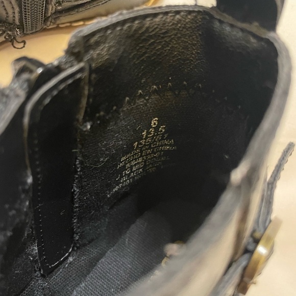 Girls Old Navy size 6 (13.5) black boots - Picture 7 of 7